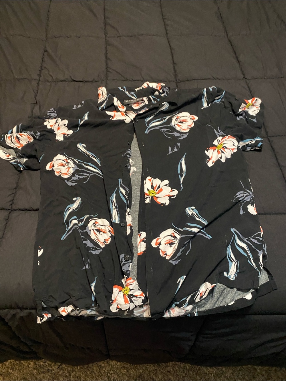 Men's Black Floral Short-Sleeve Shirt - Casual Button-Up